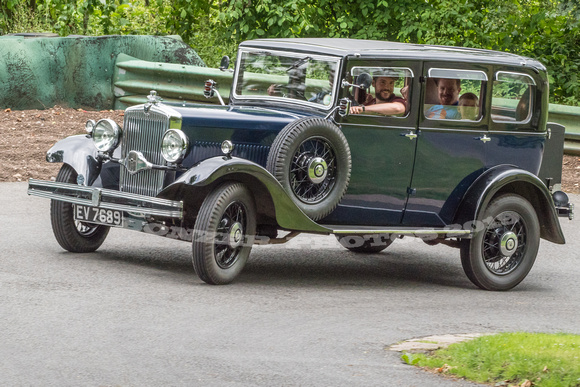 Morris Oxford Saloon - Tom Bourne